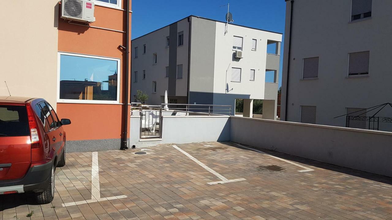 Apartment Orange Brist Póla Kültér fotó